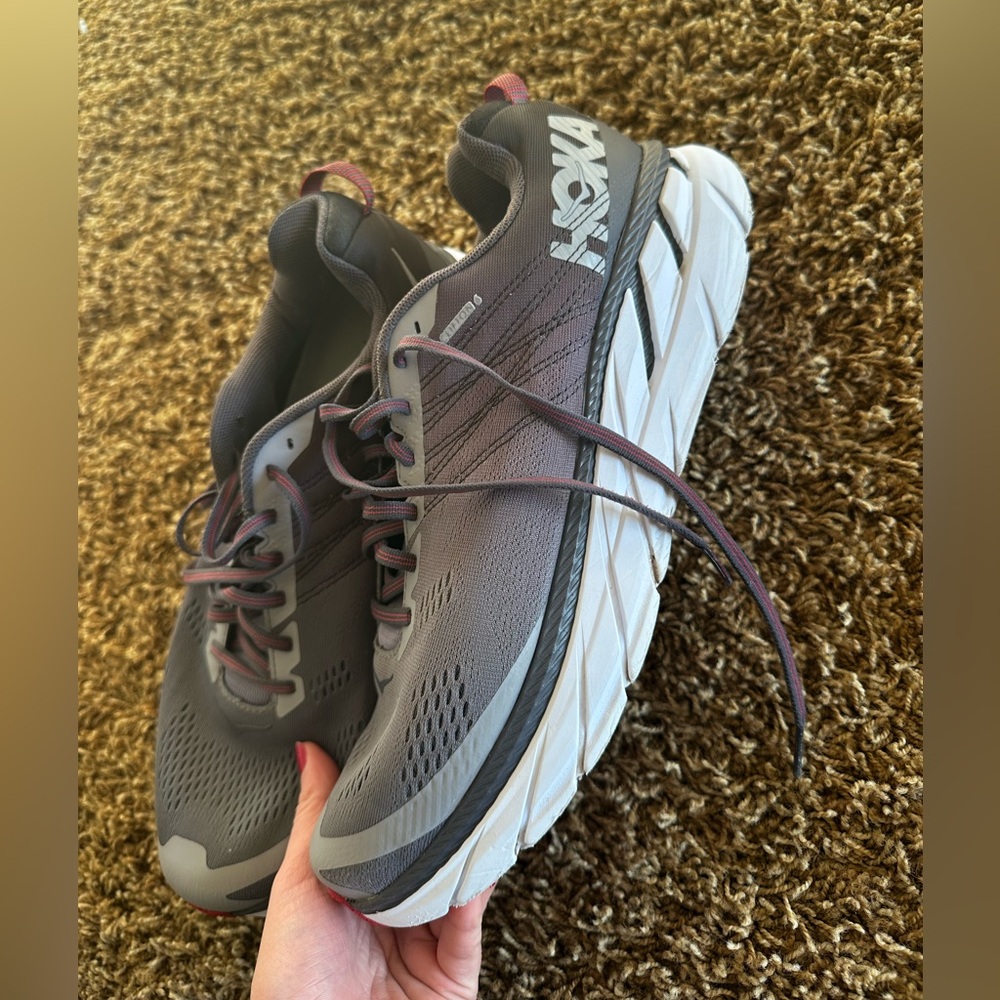 Hokas